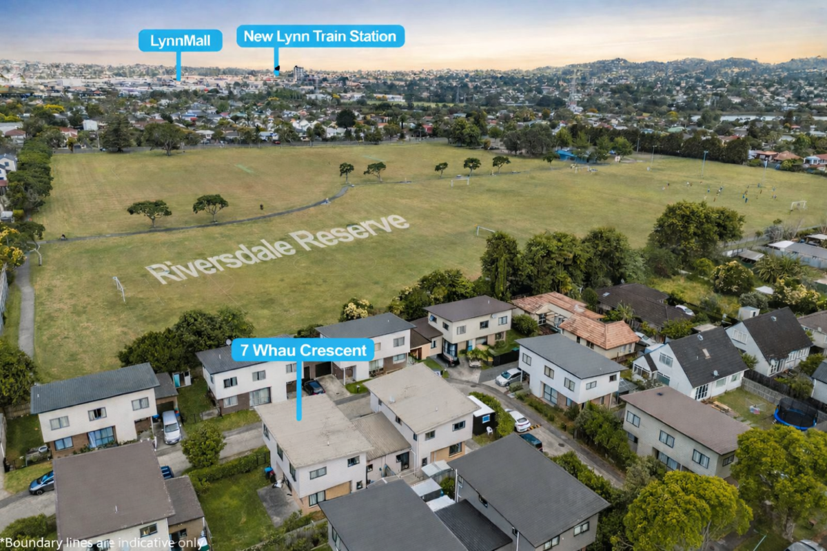 MORTGAGEE SALE, 147m2 4 beds 1.5 baths home with garage on 242m2 section, The home is in need of a general tidy, close to Great North Road, the North-Western Motorway, Avondale College, public transport, and local amenities, 7 Whau Crescent, Avondale, Auckland