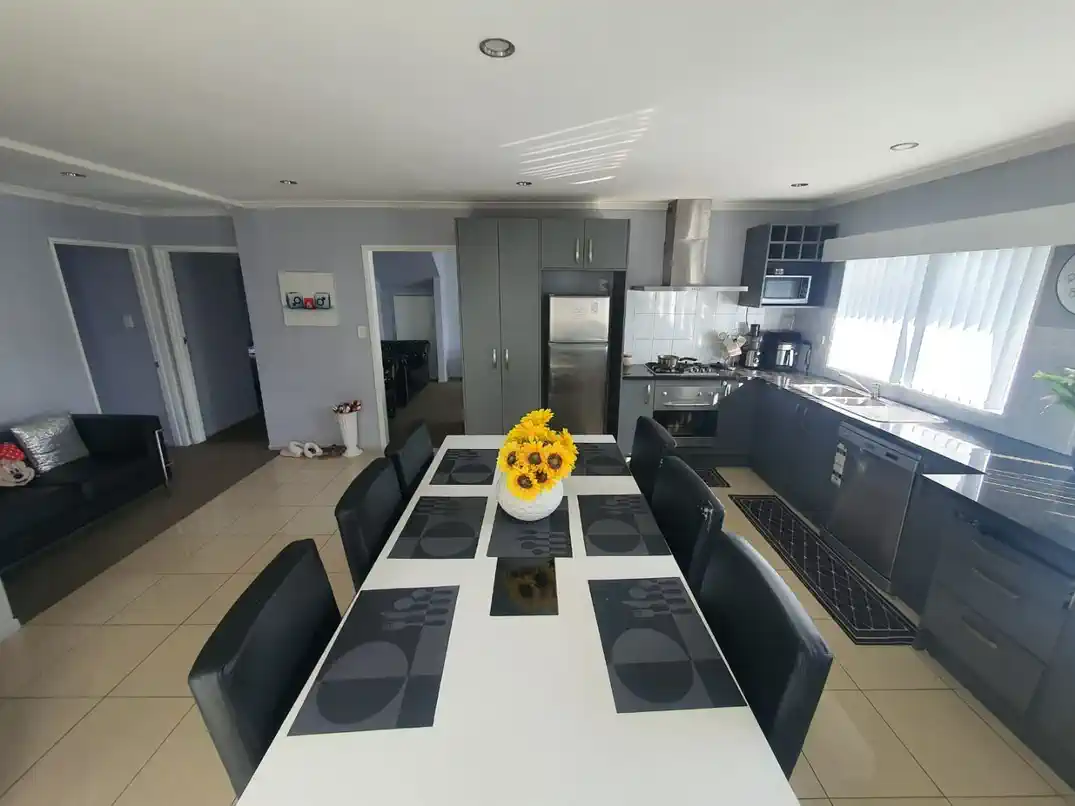 For rent, 3 beds 1 bath house, Available from Monday, February 23, 2026, 54b Kautami Ave, Papatoetoe, Auckland
