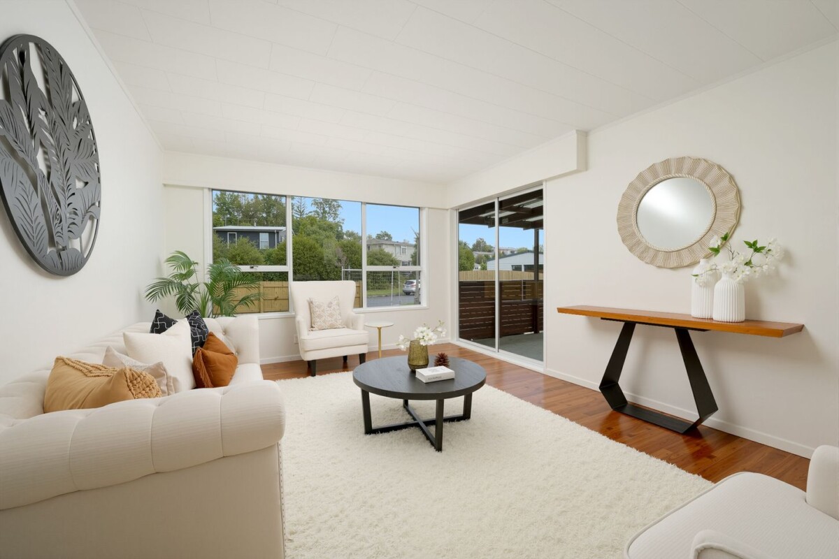 Freshly painted brick 3 beds 1.5 baths house on 316m2 section, Close to Park, WestCity Waitakere, Lincoln Road amenities, schools, motorwar access, 56 Fitzwater Place, Henderson, , Auckland