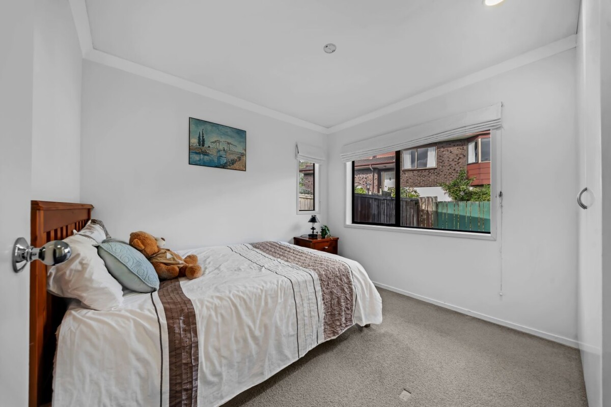 Macleans College Zone, 195m2 3 beds + office room 2 baths house with double garage on 768m2 section, minutes to schools, Howick Village, Highland Park shopping, and Half Moon Bay Marina, beaches, 4 Janome Place, Bucklands Beach, Auckland