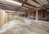 Brick 3 beds 2 baths house on 1050m2 section, 0.8 km to Onehunga High School, 0.9 km to Hillsborough School, 1 km to Three Kings School and Royal Oak Intermediate School, 33 Herd Road, Hillsborough, Auckland