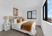 Urgent sale, vendor wants SOLD, Brandnew freehold 4 beds 3 baths home with garage, close to transport, Basin, and parks, 4/53 Court Crescent, Panmure, Auckland