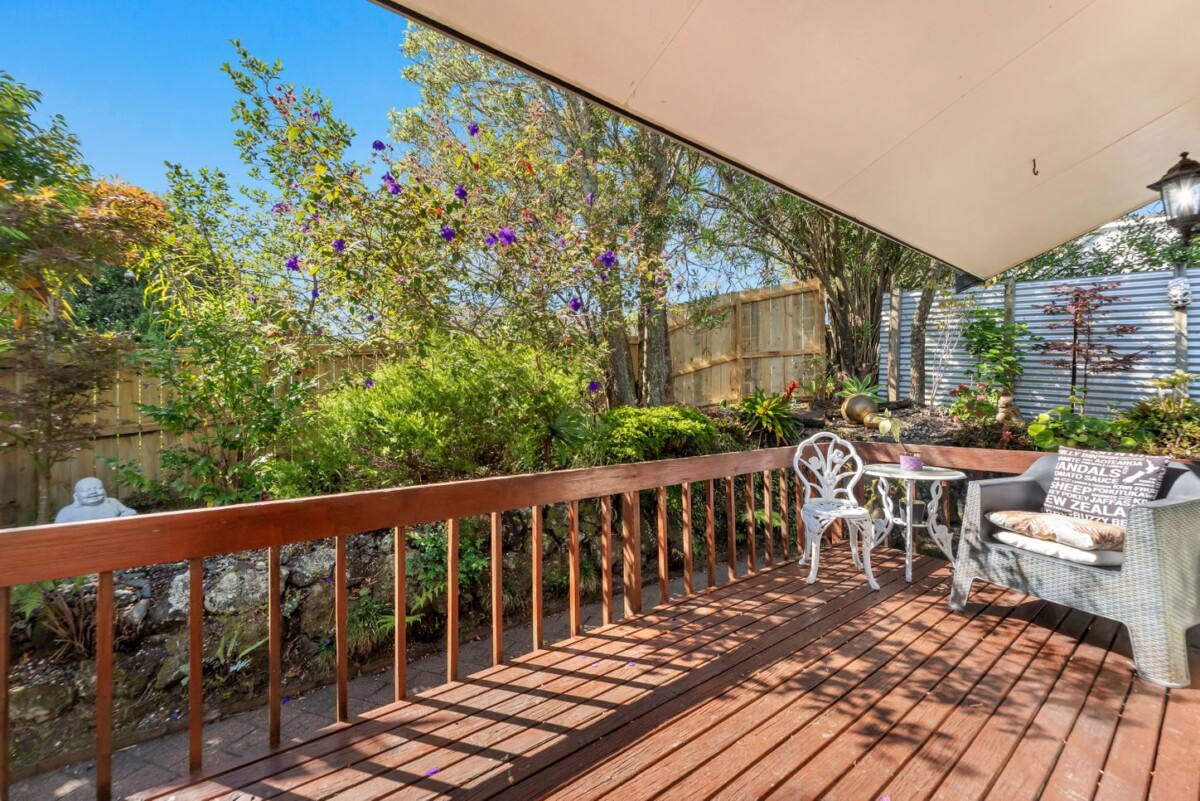 Separation = Opportunity for First Home Buyer, 3 beds house with carport on 1/2 share of 703sqm section, minutes from Birkenhead Shopping Mall and local amenities right in the heart of Birkdale, 1/32 Gatman Street, Birkdale, Auckland