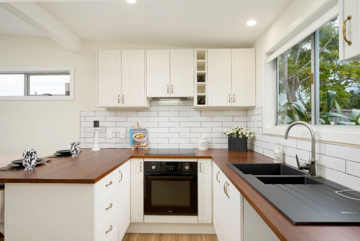 Renovated 1 bed 1 bath 1 carport home with a separate workshop, thw workshop is potential to convert into a sleepout, close to schools, WestCity shopping centre, 3/176 Henderson Valley Road, Henderson, Auckland