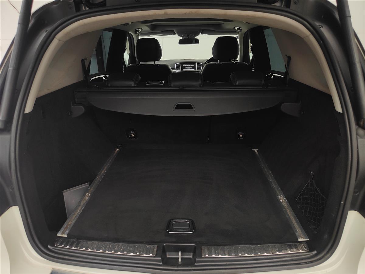2013 Mercedes-Benz ML 350 V6 DIESEL/AWD/BLUETEC/LEATHERVERY TIDY RV/SUV Automatic, 5 seats, Diesel, 3,000 cc, 161,552 km