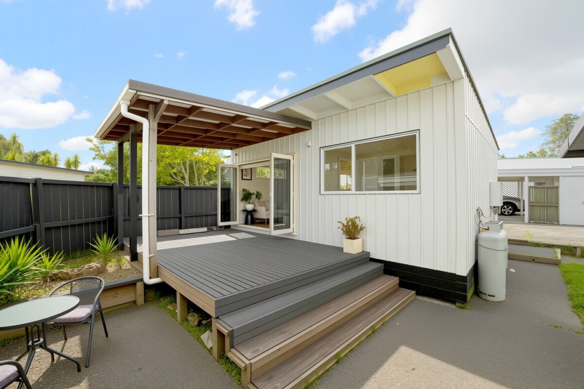 Renovated 1 bed 1 bath 1 carport home with a separate workshop, thw workshop is potential to convert into a sleepout, close to schools, WestCity shopping centre, 3/176 Henderson Valley Road, Henderson, Auckland