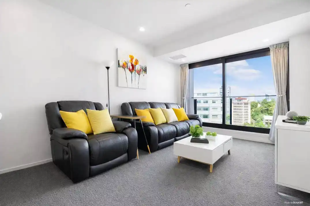 Zoned for and 2 km to Auckland Girls’ Grammar School, move-in ready, 51m2 freehold 1 bed + 1 flexi room 1 bath apartment, Full furniture package included, 1506/70 Anzac Avenue, City Centre, Auckland