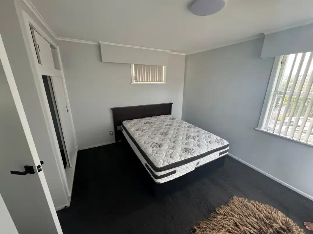 For rent, 3 beds 1.5 baths house, available now, 7 Kay Road, Manurewa, Auckland