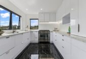 For rent, Fully renovated 3 beds 2 baths house with 3 garage parking spaces, plus additional parking for boat and caravan, Available Now, 7 Markham Place, Bucklands Beach, Auckland