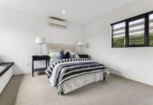 For rent, Fully renovated 3 beds 2 baths house with 3 garage parking spaces, plus additional parking for boat and caravan, Available Now, 7 Markham Place, Bucklands Beach, Auckland
