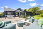 For rent, Fully renovated 3 beds 2 baths house with 3 garage parking spaces, plus additional parking for boat and caravan, Available Now, 7 Markham Place, Bucklands Beach, Auckland