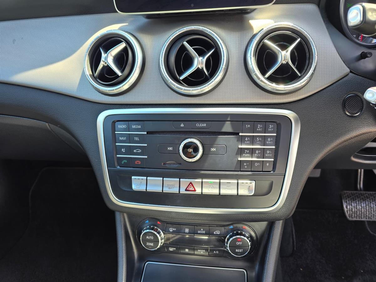 2018 Mercedes-Benz CLA 220 **Sunroof**Cruise Control**Fully Leather & Heating Seats**Electric & Memory Seats**Blindspot Detection**Parking Sensors**Reversing Camera** Sedan Automatic, 5 seats, Petrol, 1,991 cc, 77,469 km