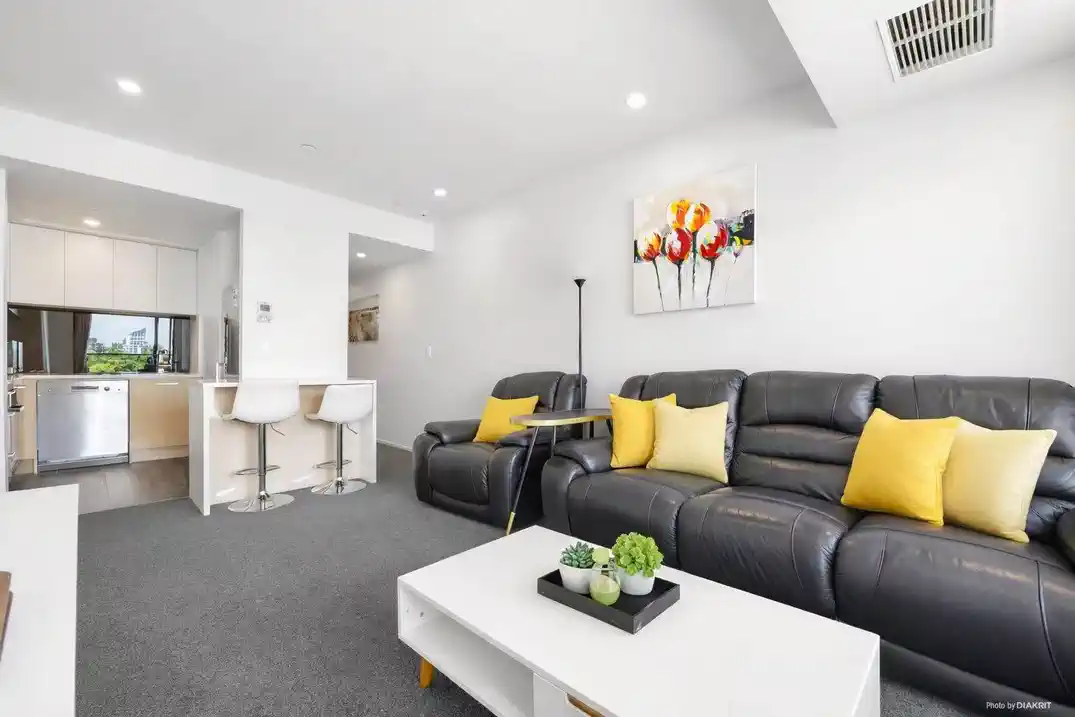 Zoned for and 2 km to Auckland Girls’ Grammar School, move-in ready, 51m2 freehold 1 bed + 1 flexi room 1 bath apartment, Full furniture package included, 1506/70 Anzac Avenue, City Centre, Auckland