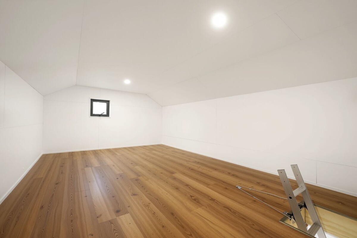 Brandnew standalone 4 beds + study 4 baths home with garage on 170m2 section, primary school and bus stop directly across the road, Close to New World, library and local amenities, Lot 6/82 Matipo Road, Te Atatu Peninsula, Auckland