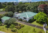 4 beds house on 1017m2 section, RC lodged for 9 dwellings, currently rented, close to shops, supermarket, 0.4 km to Glen Eden School, 0.7 km to Kelston Girls’ College, 1.3 km to Kelston Intermediate, 1.4 km to Kelston Boys’ High School, 40 Glenorchy Street, Glen Eden, Auckland