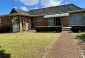 For rent 3 beds 2 baths house with a Sperate shed/storage house, within desirable school zones, available now, 14 Imogene Way, Half Moon Bay, Auckland
