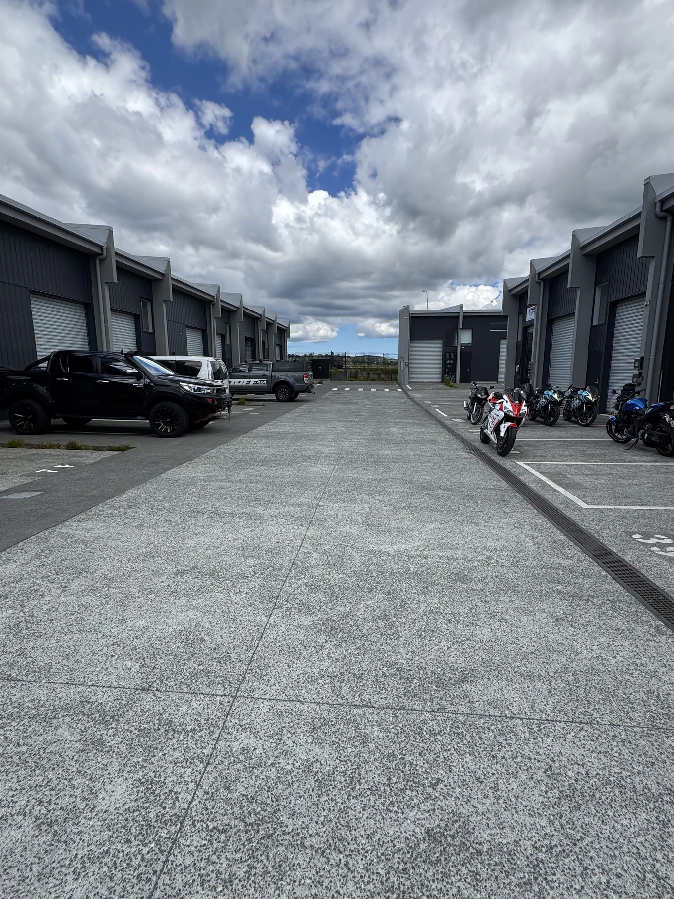 Move-in ready, Approx.84 sqm commercial space, in the highly regarded D&G Industrial Park, Prime Opportunity in Westgate Commercial Precinct, 9/4 Spring Garden Avenue, Westgate,, Auckland