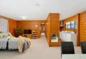 Standalone 3 beds house with garage and car parks, close to WestCity Waitakere Mall, Lincoln Road Shopping Centre, local schools, 5/7 Duncan Avenue, Te Atatu South, Auckland