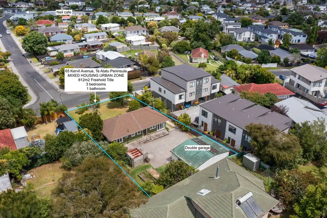 3 beds house on 812m2 section, RC Submitted for 5 new 4 beds home with garage, can be sold with or without the RC, 0.5 km to Peninsula Primary School, 0.6 km to Matipo Road School and Te Atatu Intermediate, 65 Kervil Avenue, Te Atatu Peninsula, Auckland