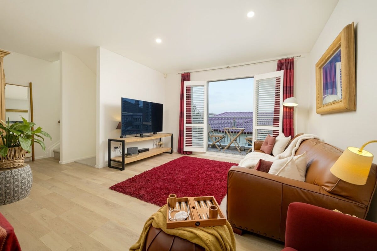 Once in 24 years, Auckland Grammar School. zone, 200m2 3 beds 1.5 baths home with double garage, nearby Grafton railway station, motorway access, and the CBD just minutes away, 6T Carlton Gore Road, Grafton, Auckland