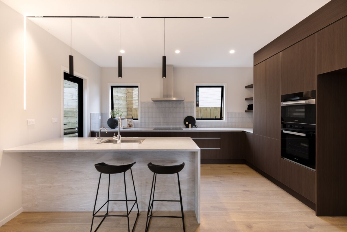 244m2 brandnew standalone freehold 4 beds 3.5 baths house with double garage, minutes from East Beach and schools, close to Remuera Golf Club, Meadowbank Shopping Centre, Lunn Avenue, and supermarkets, 20B Kissling Place, St Johns, Auckland