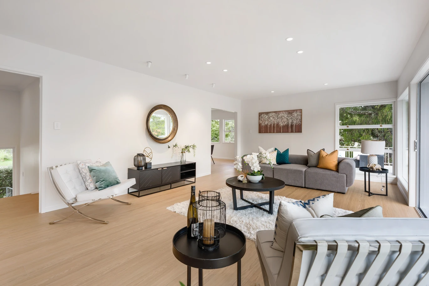 Renovated 4 beds 2 baths house on 733m2 section, Zoned for Westlake Girls High School and close to shops, supermarkets, sports facilities, motorway access, and just metres from Takapuna Golf Course, 20 Marywil Crescent, Hillcrest, Auckland