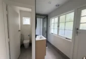 For rent, Dual-Living, 2 x 3 beds with swimming pool, 3 beds 1.5 bath 1 kitchen 1 living upstairs, 3 beds 1 bath 1 practical kitchenette downstairs, Available from: Monday, February 23, 30 Glencourt Place, Glenfield, Auckland