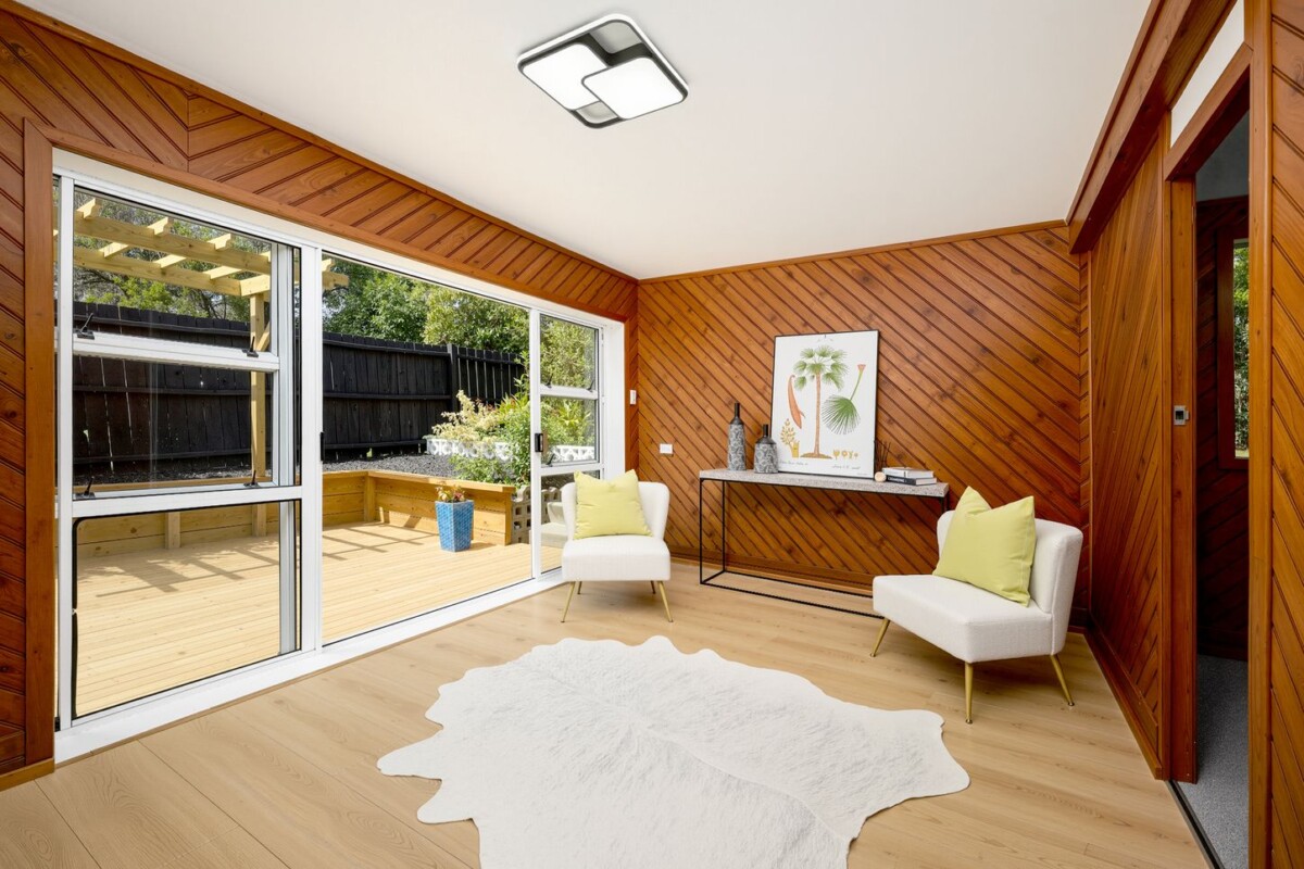 Owner’s circumstances changes, 200m2 Fully renovated and transformed 5 beds 3 baths house with double garage on 782m2 section, with 2 beds 1 bath 1 living space separate income wing, close to schools, Pak’nSave, Countdown, Mitre 10, West City Mall, and Northwest Shopping Centre, 2 Coburg Street, Henderson, Auckland