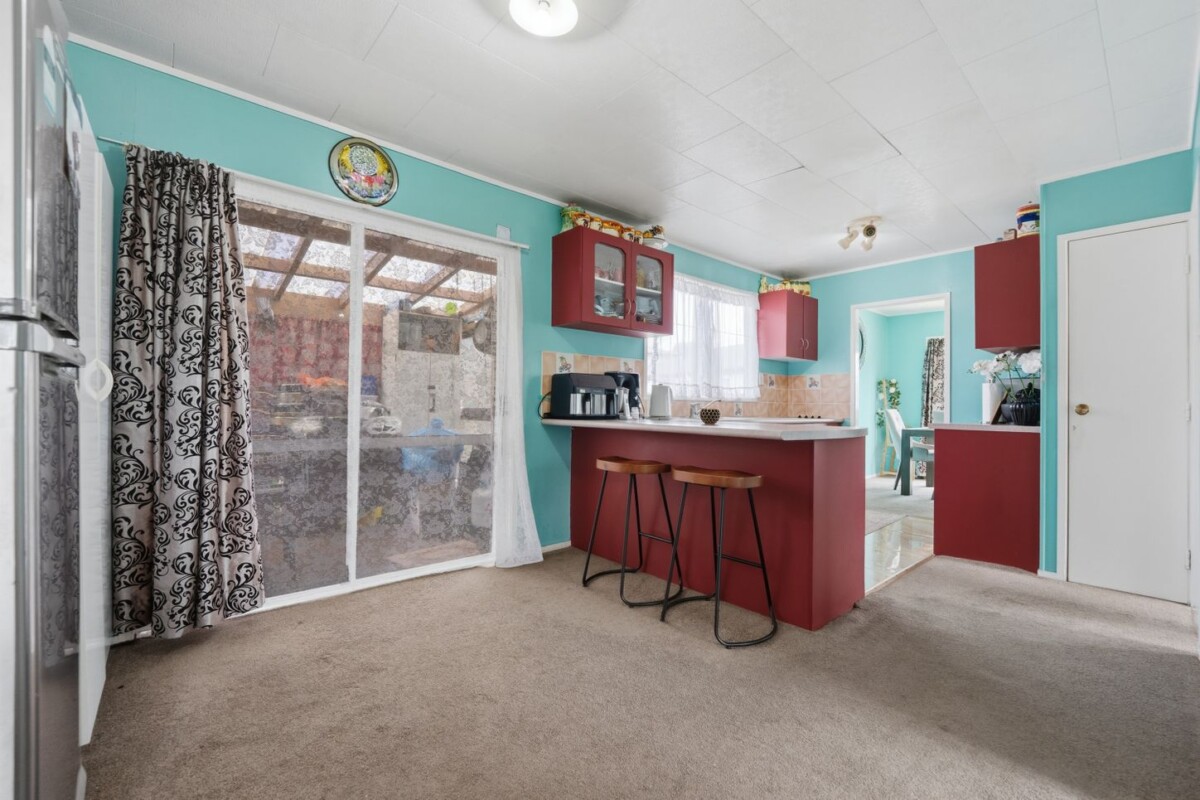 Must Sell on or before Auction, once in 24 years, Owners under contract on Dream Home, 3 beds house on 849m2 section, zoned Mixed Housing Suburban, 16 Robertson Road, Mangere, Auckland