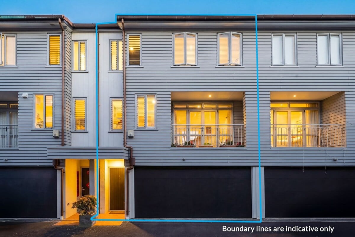 Once in 24 years, Auckland Grammar School. zone, 200m2 3 beds 1.5 baths home with double garage, nearby Grafton railway station, motorway access, and the CBD just minutes away, 6T Carlton Gore Road, Grafton, Auckland