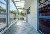 Standalone 3 beds house with garage and car parks, close to WestCity Waitakere Mall, Lincoln Road Shopping Centre, local schools, 5/7 Duncan Avenue, Te Atatu South, Auckland
