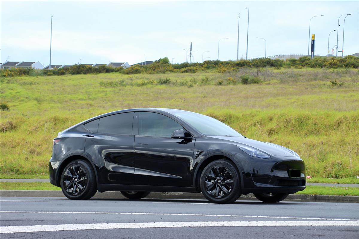 2023 Tesla Model Y NZ New + Warranty RV/SUV Automatic, Black, 5 seats, Electric, 65,000 km