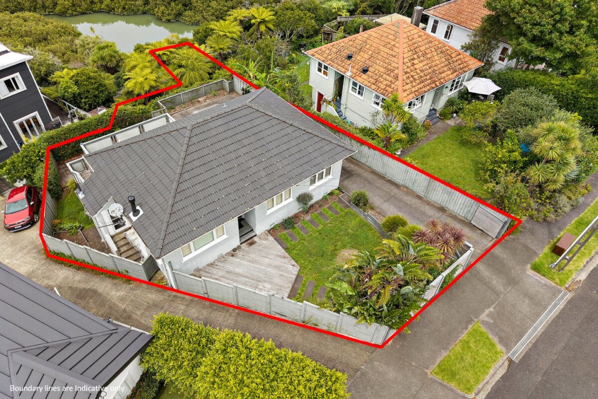 Owners now overseas, upgraded 3 beds 1.5 baths house with car park on 505m2 section, central heating , Set on an elevated site in one of Westmere’s most sought-after streets, sweeping views across Meola Reef and out to Seddon Fields, 22 Sunny Brae Crescent, Westmere, Auckland