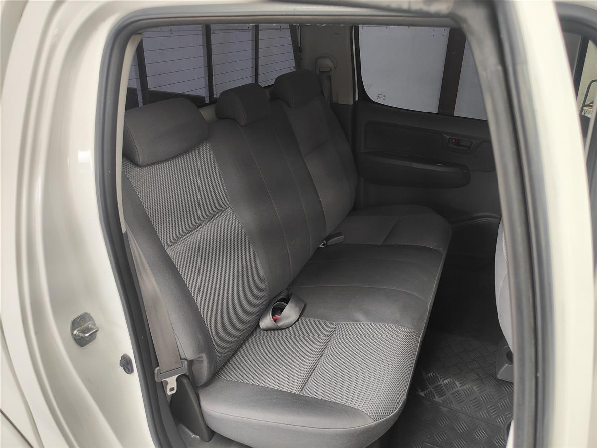 2013 Toyota Hilux 4WD 3.0TD/5 SPEED MANUAL/CAMBELT DONE/TOW BAR/ Ute, Diesel, 2,982 cc, 5 seats, 175,473 km