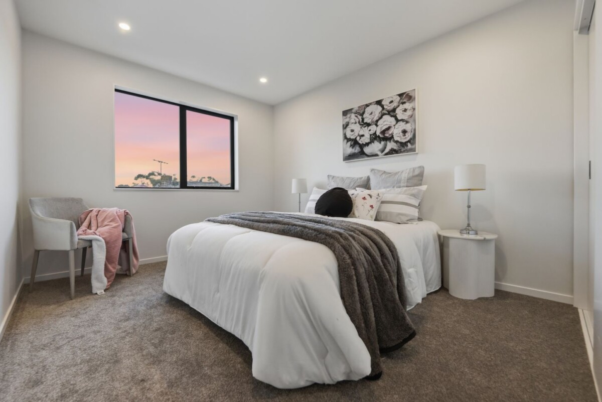 172m2 Brandnew 4 beds 3.5 baths home with garage and 1 bed granny ground floor, and built-in storage, close to schools, shops, train station, 8 Epping Street, Glen Innes, Auckland