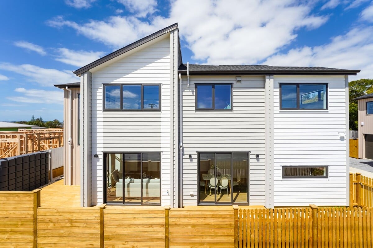 169m2 Brandnew standalone 4 beds 3.5 baths home with garage on 179m2 section, central air conditioning, 1/52 Matipo Road, Te Atatu Peninsula, Auckland