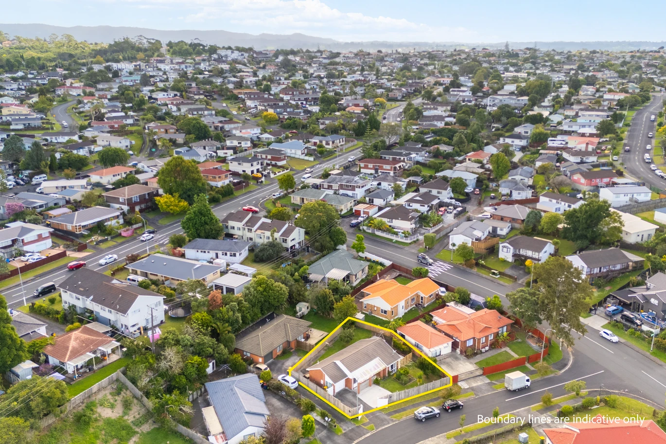 Brick and tile 3 beds house with garage on 503m2 section, close to local schools, shops, and community facilities, 3 Lanier Place, Glendene, Auckland