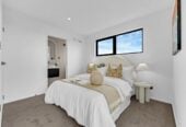 Urgent sale, vendor wants SOLD, Brandnew freehold 4 beds 3 baths home with garage, close to transport, Basin, and parks, 4/53 Court Crescent, Panmure, Auckland