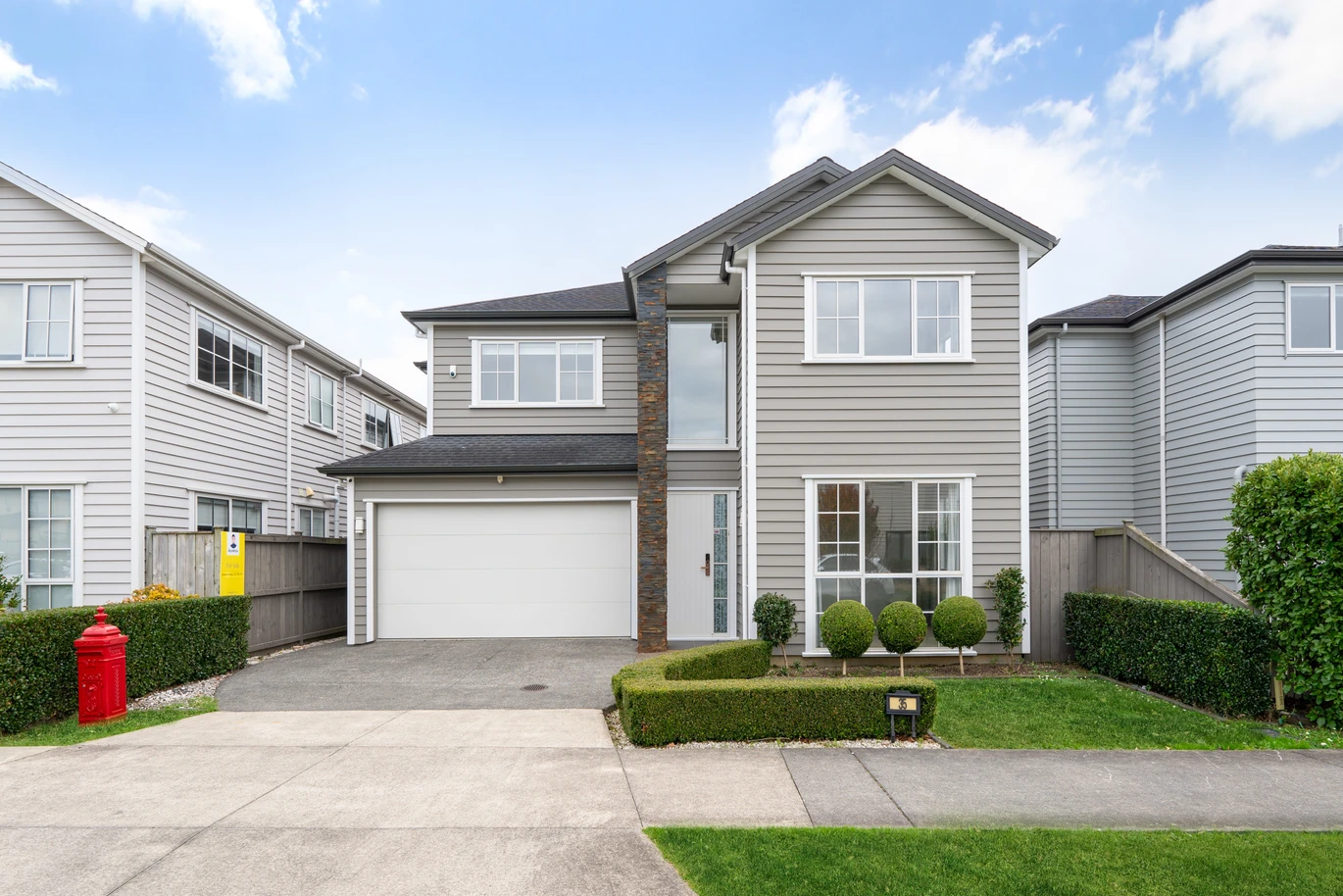 Owners circumstances changes, 6 beds 4.5 baths house on 439m2 section, Zoned for Ormiston Primary School, Ormiston Junior College and Ormiston Senior College, 35 Charlestown Drive, Flat Bush, Auckland