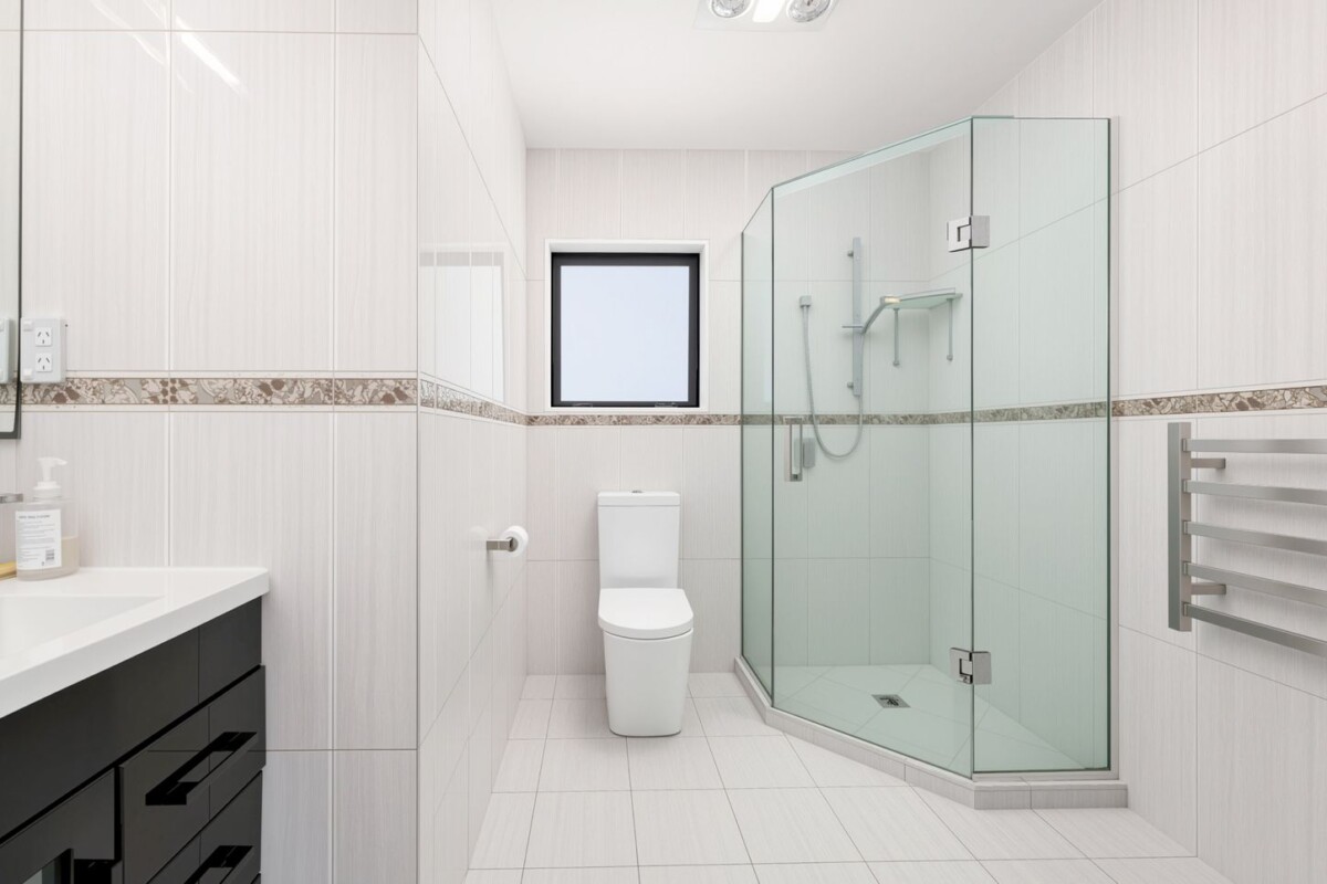 Zoned for Rutherford College, Empty Nest! Owners Need Smaller Home, 4 beds 3 baths house on 357m2 section, handy to WestCity Shopping Mall, local shops, schools, bus routes, and motorway access, 93 Waitaki Street, Henderson, Auckland