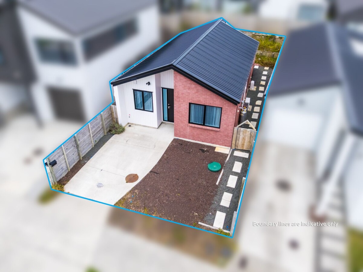 Vendor Cashing Out, 3 beds 2 baths house on 217m2 section, close to Westgate and Northwest Shopping Centres, supermarkets, schools, 9 Puwha Street, Massey, Auckland