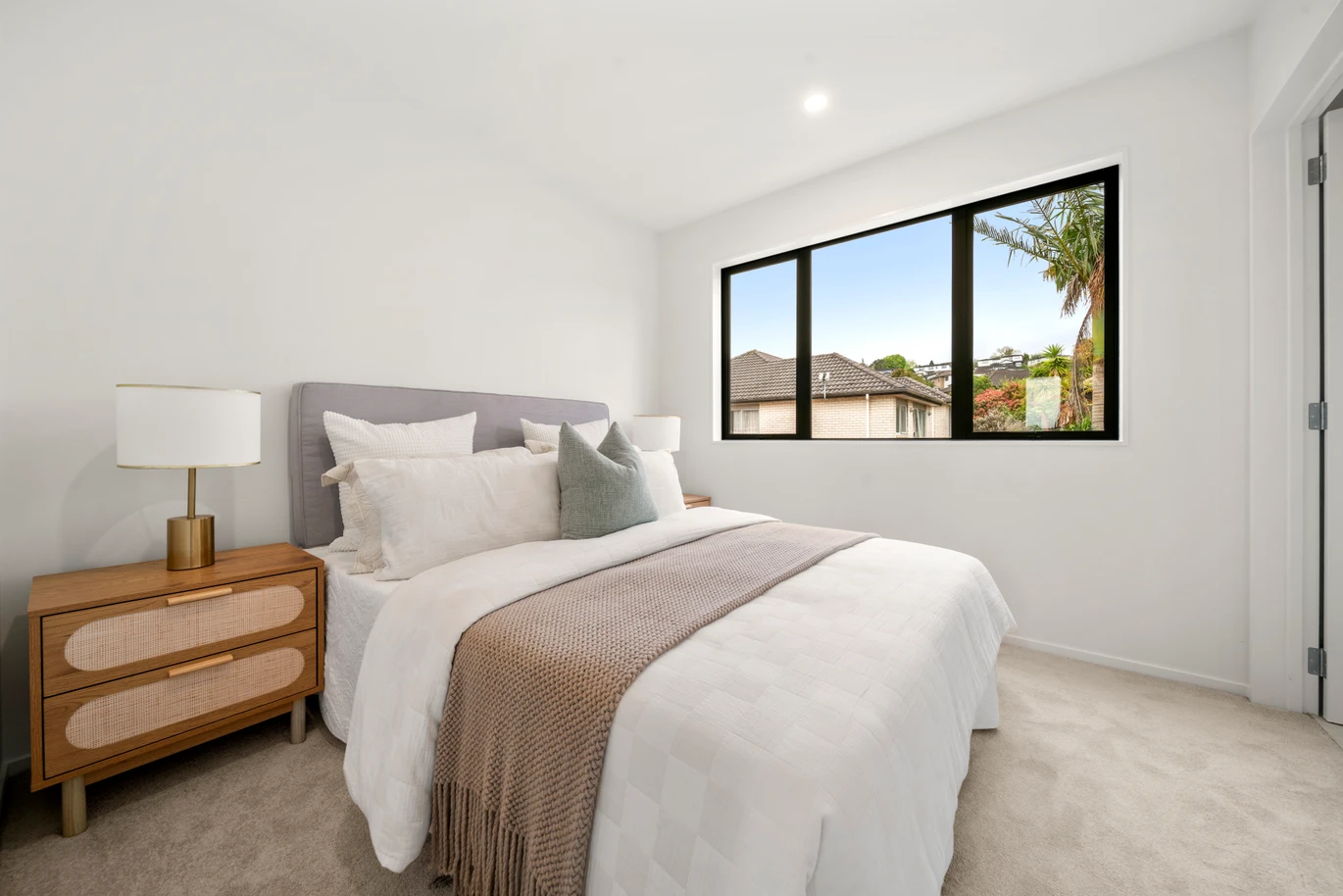 10-Year Stamford Building Warranty, 125m2 freehold 3 beds 2.5 baths home with garage, deck backyard, close to Westfield Albany, motorway access, Lot 2/13 Rengarenga Rise, Fairview Heights, Auckland