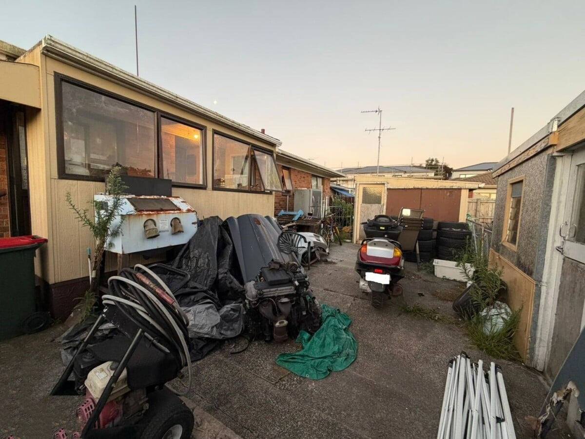 Mortgage sale, 3 beds house on 905m2 section, 27 Fernaig Street, Papakura, Auckland