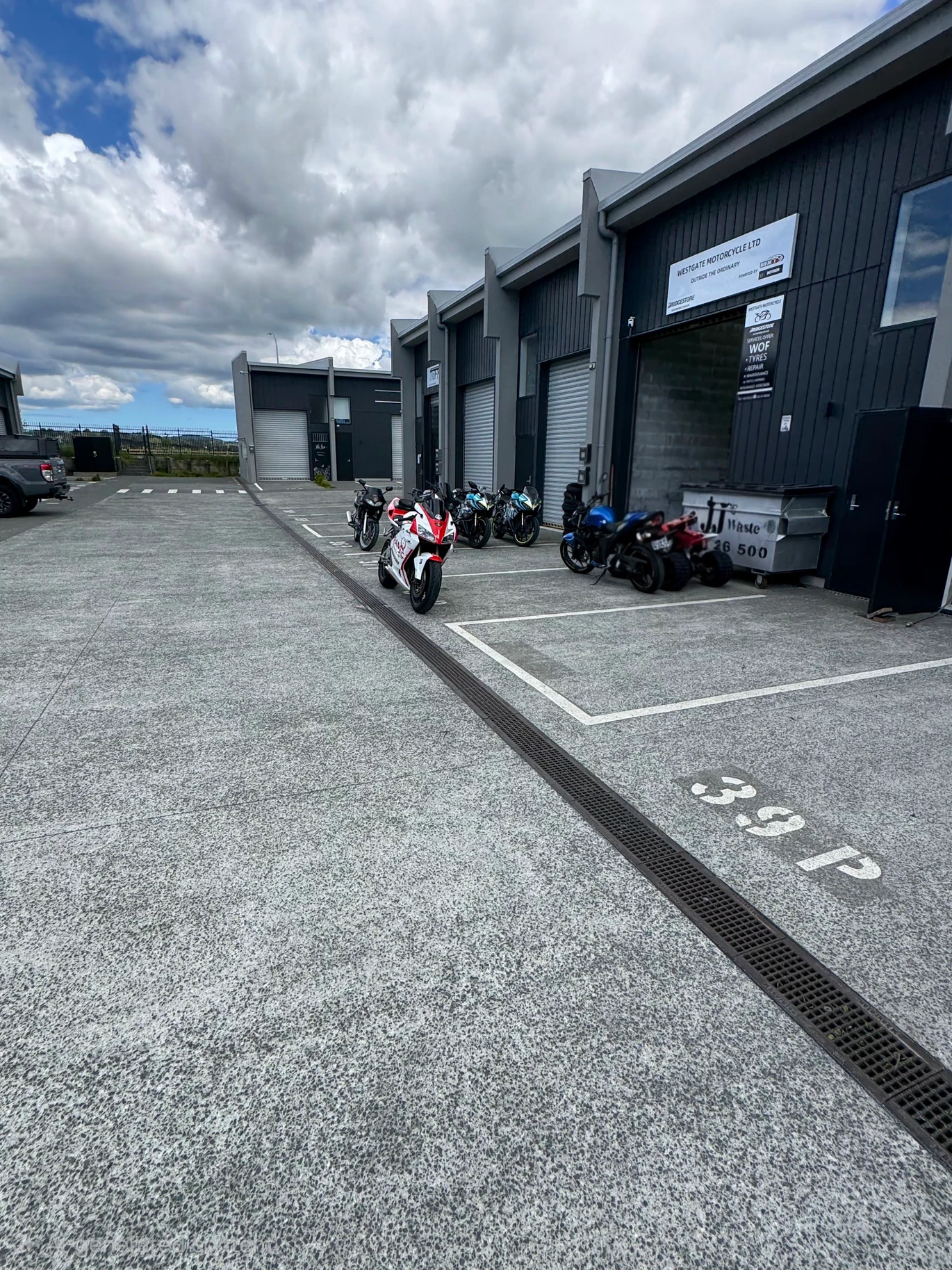 Move-in ready, Approx.84 sqm commercial space, in the highly regarded D&G Industrial Park, Prime Opportunity in Westgate Commercial Precinct, 9/4 Spring Garden Avenue, Westgate,, Auckland
