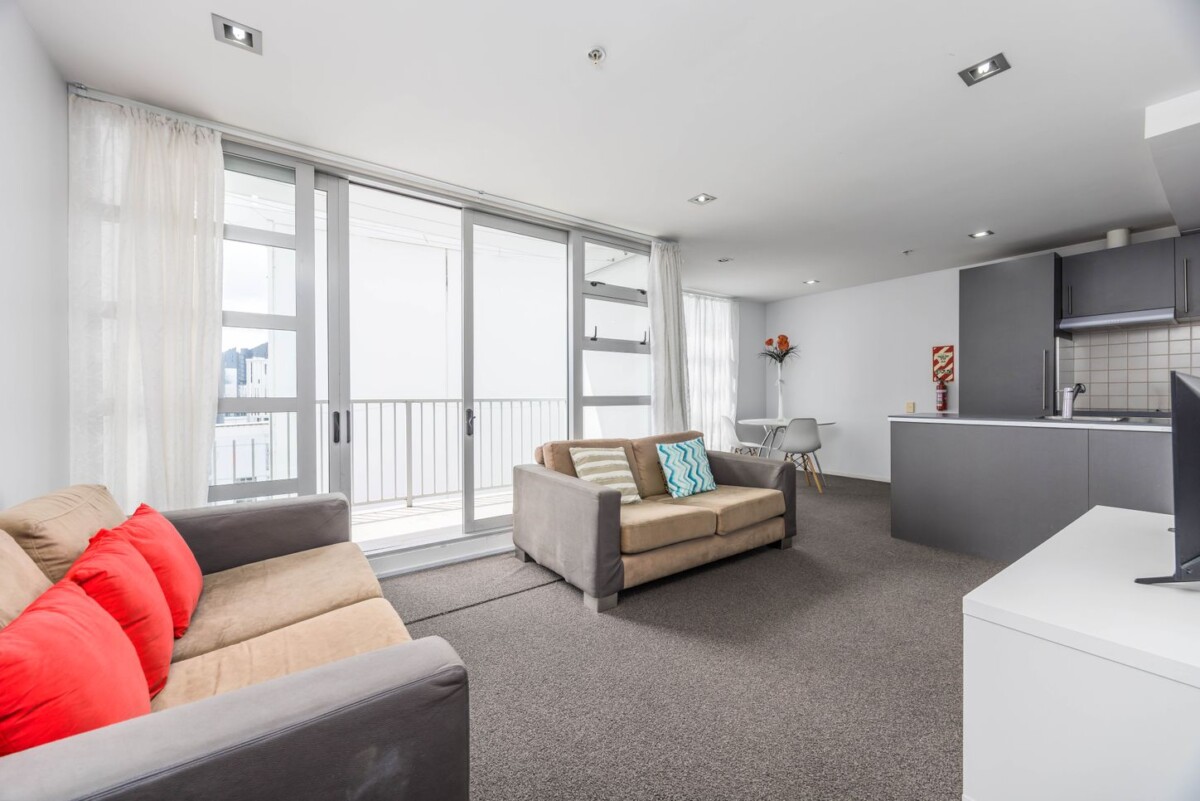 Auckland Grammar School Zone, Fully furnished, Leasehold 2-beds 1 bath 2 car parks multi level apartment, 7C/11A City Road, Auckland Central, Auckland