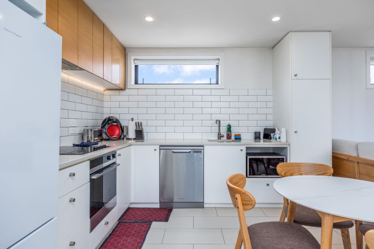 Auckland Grammar school zone, 96m2 top floor 2 beds + 1 flexi room 2 baths 1 car park apartment, Located within the award-winning 2019 Botanica Apartments, 305/30 Enfield Street, Mount Eden, Auckland