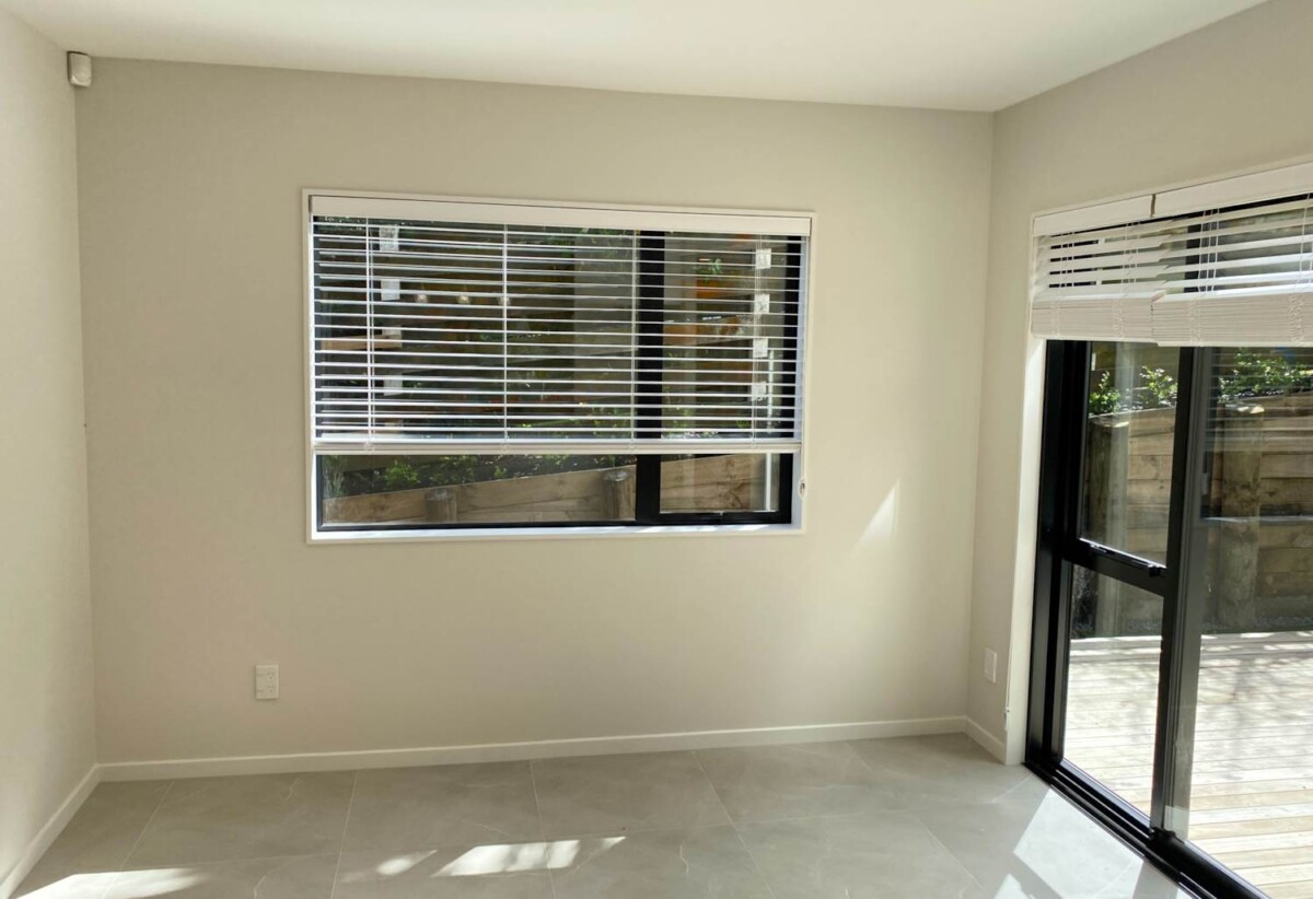 For rent, 3 beds + 1 study 2 baths townhouse with garage, Zoned for Macleans Primary School, Howick Intermediate and Pakuranga College, available 25th February, 15C Minaret Drive, Bucklands Beach, Auckland