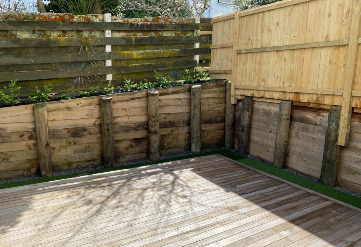 For rent, 3 beds + 1 study 2 baths townhouse with garage, Zoned for Macleans Primary School, Howick Intermediate and Pakuranga College, available 25th February, 15C Minaret Drive, Bucklands Beach, Auckland