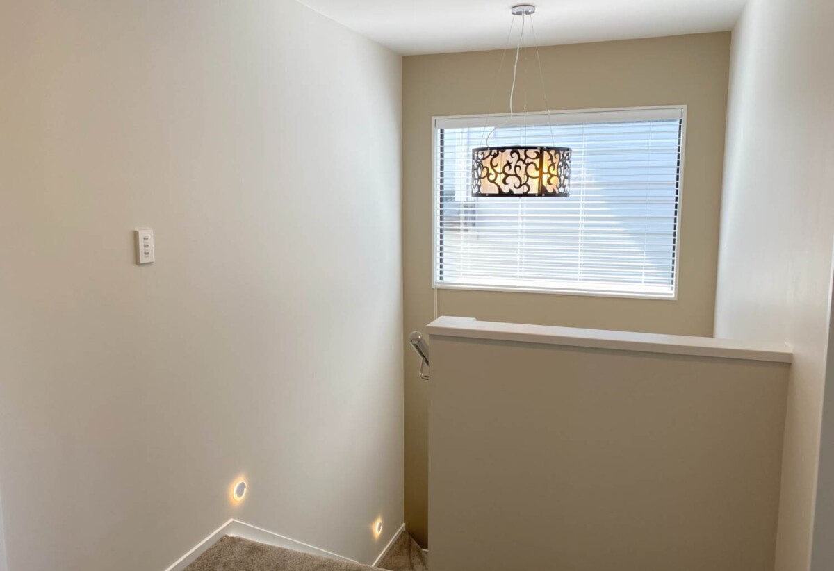 For rent, 3 beds + 1 study 2 baths townhouse with garage, Zoned for Macleans Primary School, Howick Intermediate and Pakuranga College, available 25th February, 15C Minaret Drive, Bucklands Beach, Auckland