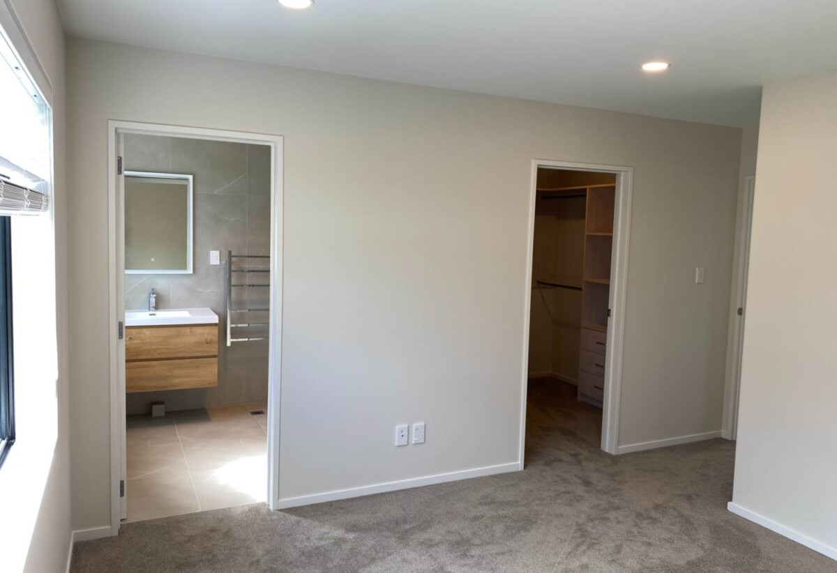 For rent, 3 beds + 1 study 2 baths townhouse with garage, Zoned for Macleans Primary School, Howick Intermediate and Pakuranga College, available 25th February, 15C Minaret Drive, Bucklands Beach, Auckland
